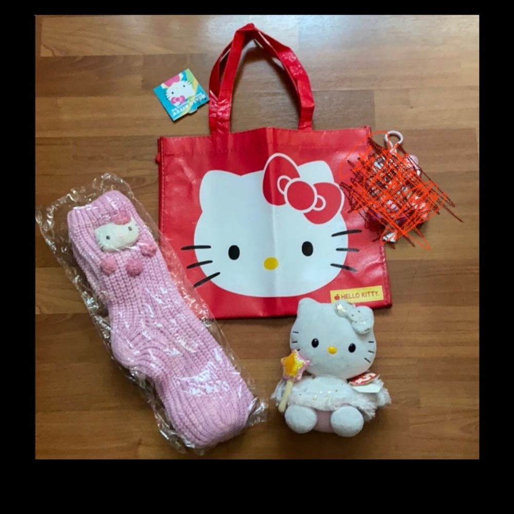 Hello kitty plushie bundle NWT